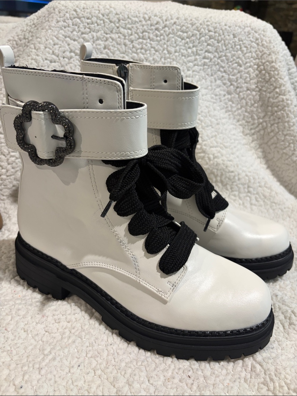 Sam & Libby White Leather Combat Boots with Black Laces & Flower Buckle